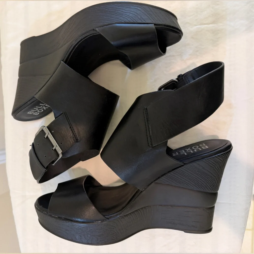 NWOT - Bull Boxer Black Wedge Sandals with Buckle Strap - Picture 5 of 12